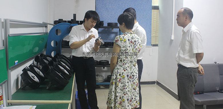 寮步科技局鍾局長及建設銀行鄭行長來我司考察